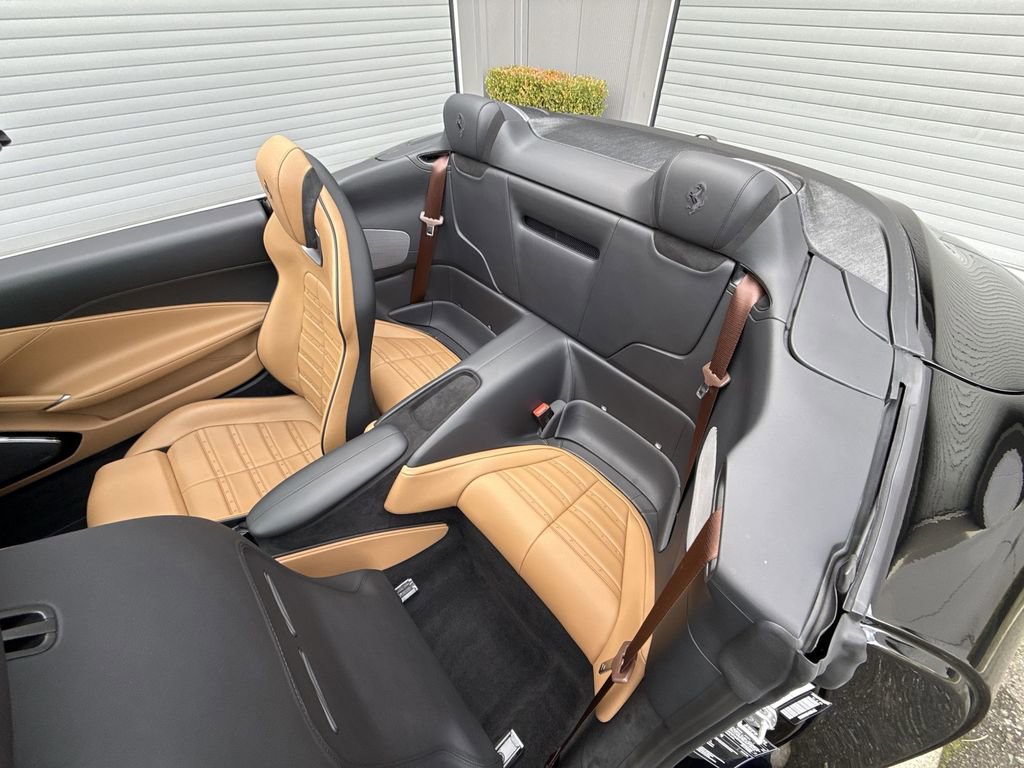 Used 2024 Ferrari Roma Spider RWD image 22
