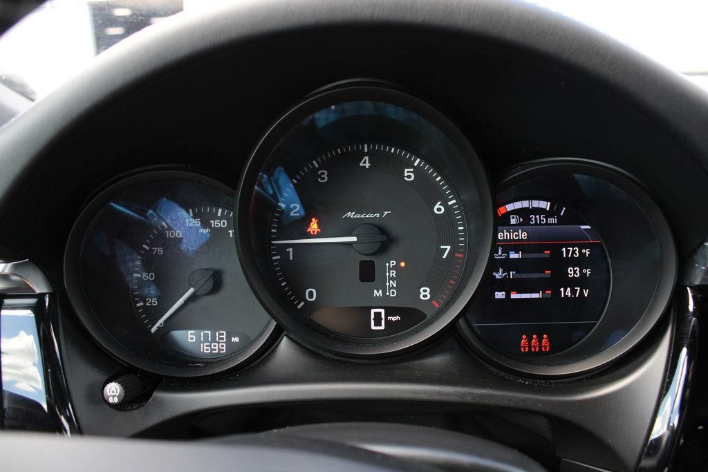Used 2023 Porsche Macan Turbo AWD/4WD image 9