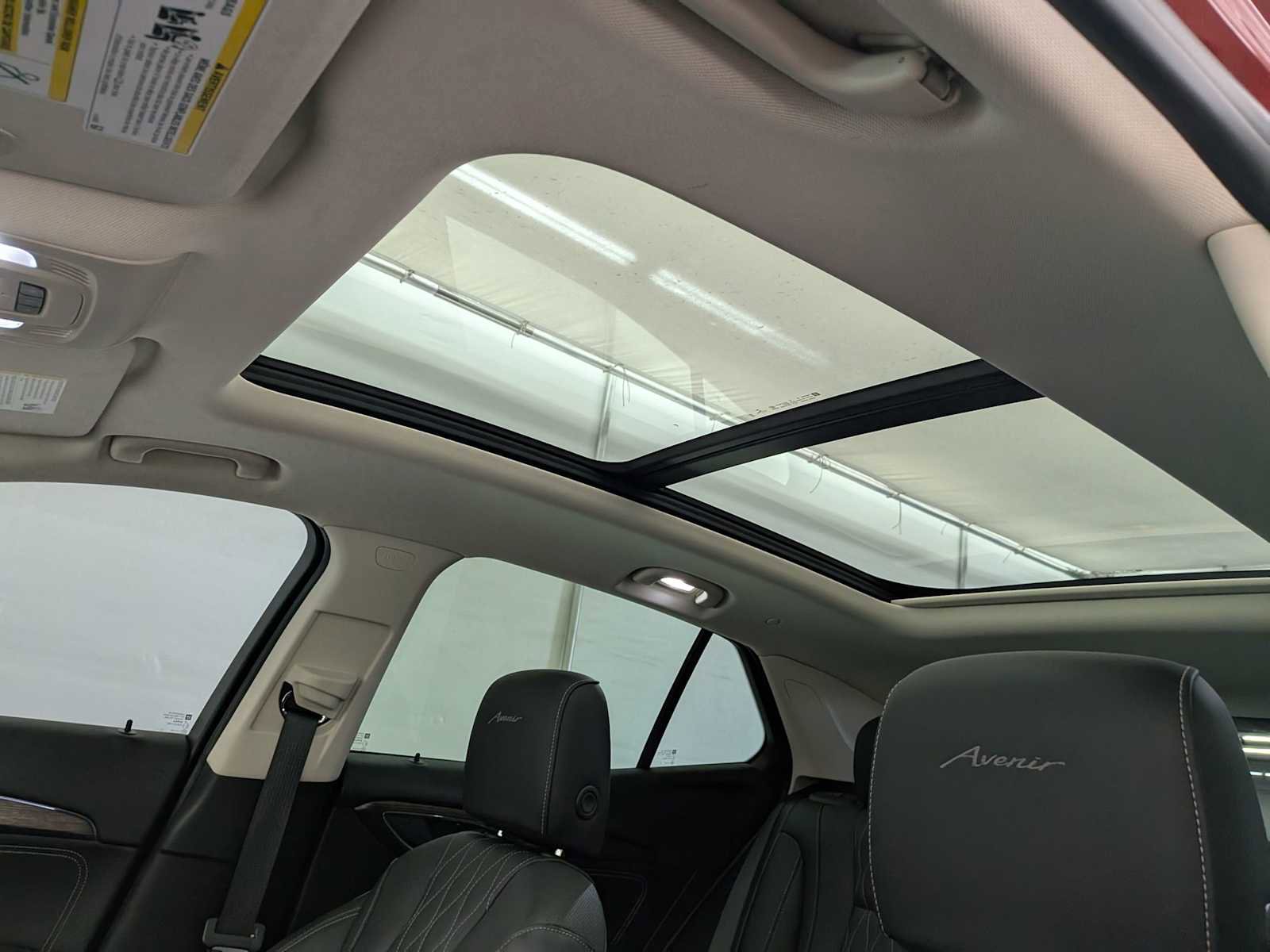 Used 2022 Buick Envision Avenir w/ Technology Package II image 20