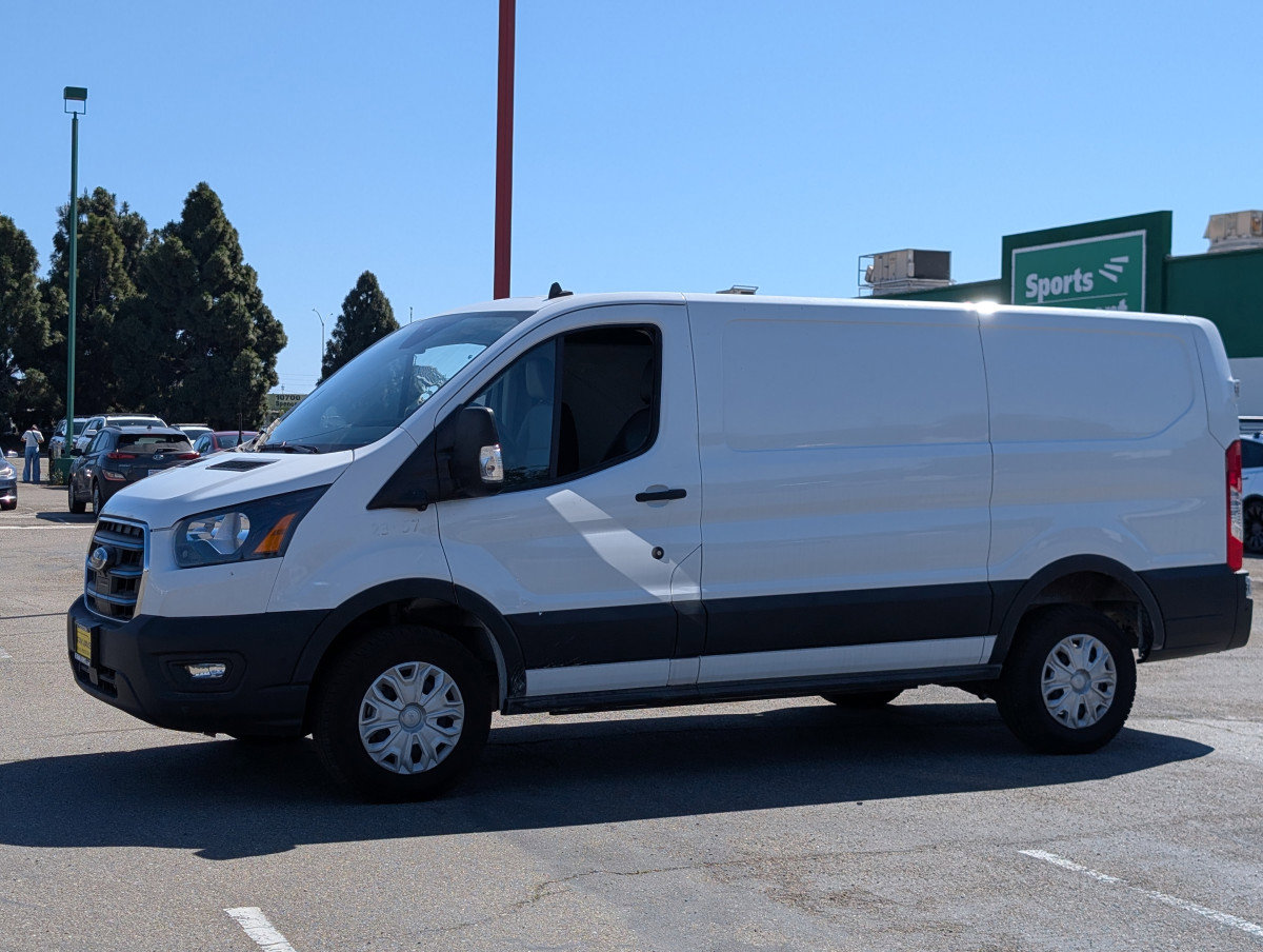Used 2023 Ford E-Transit Low Roof image 3