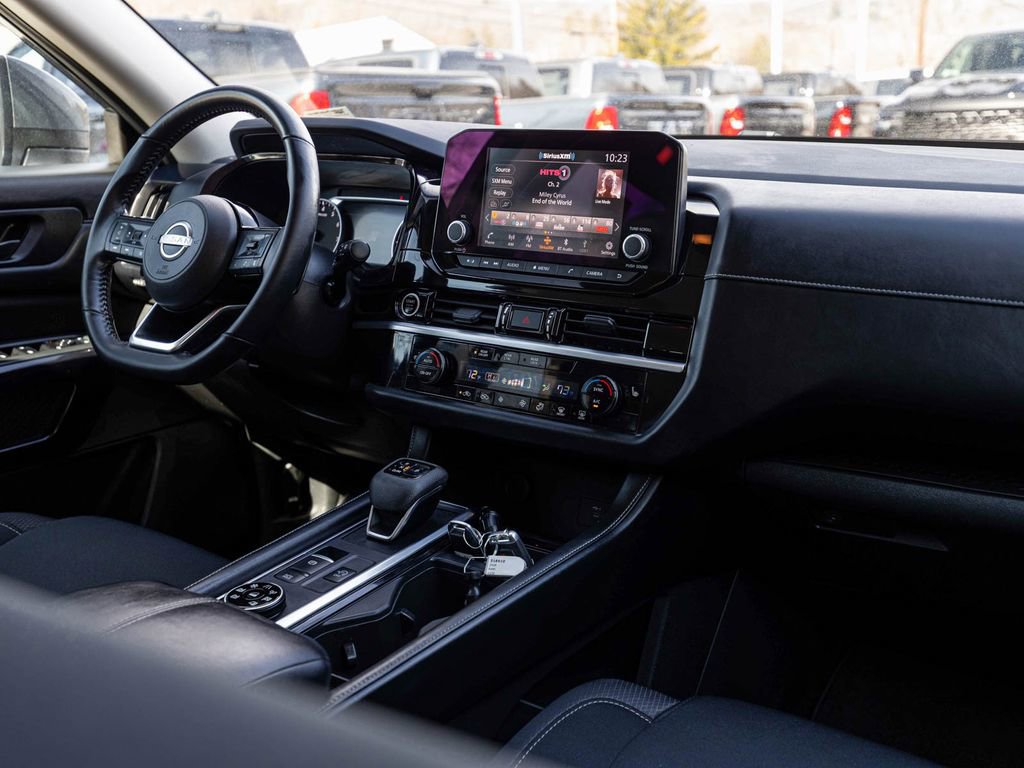 Used 2023 Nissan Pathfinder SV AWD/4WD image 34