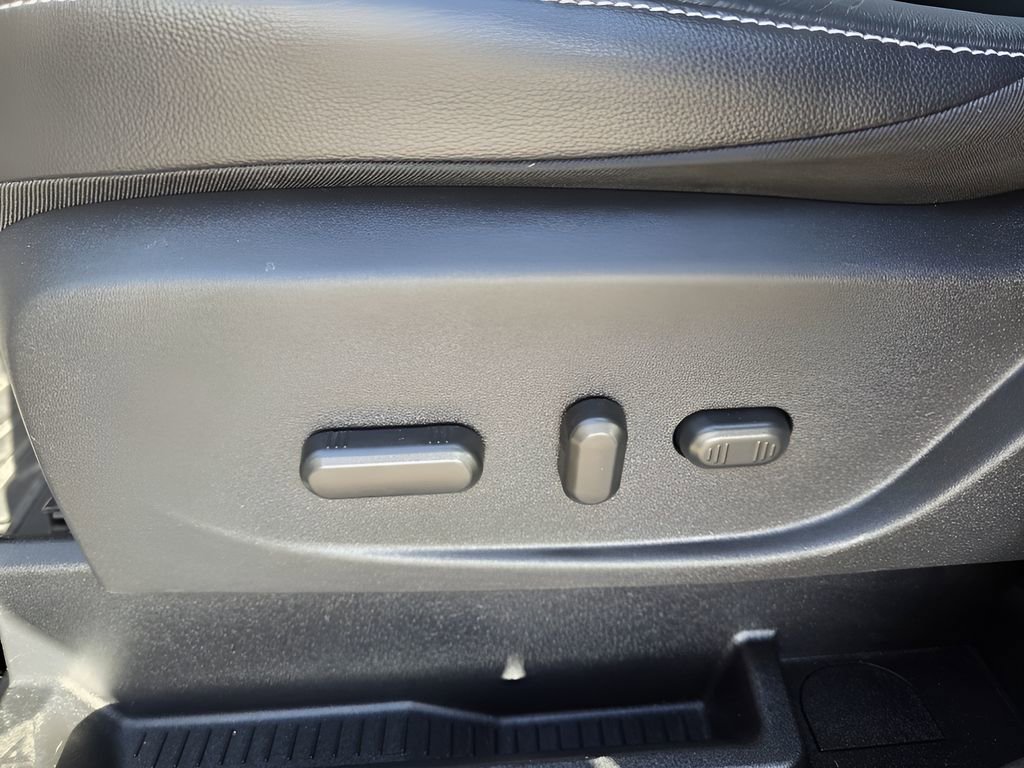 Used 2017 Ford Escape Titanium image 16