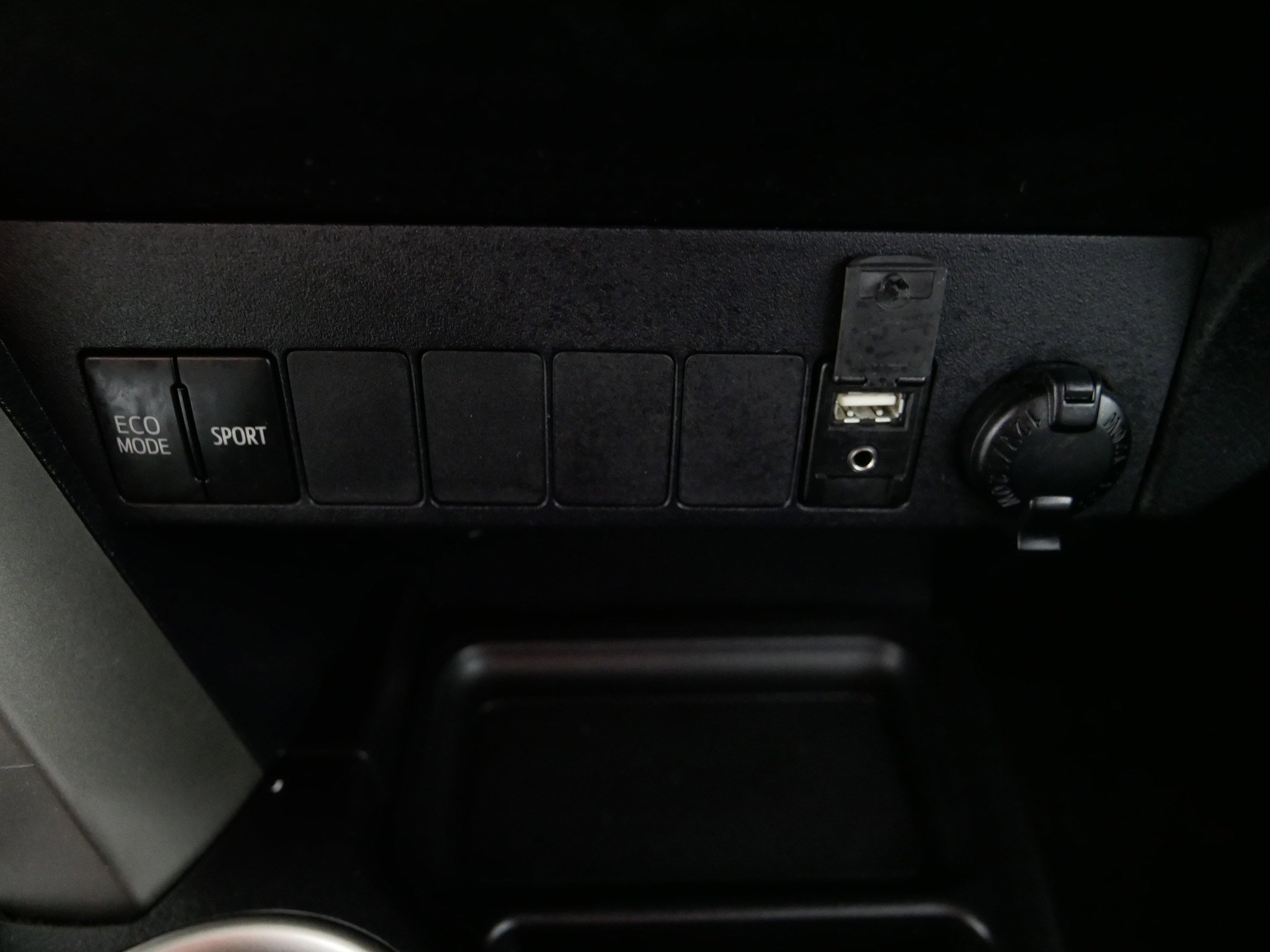 Used 2013 Toyota RAV4 LE AWD/4WD image 29