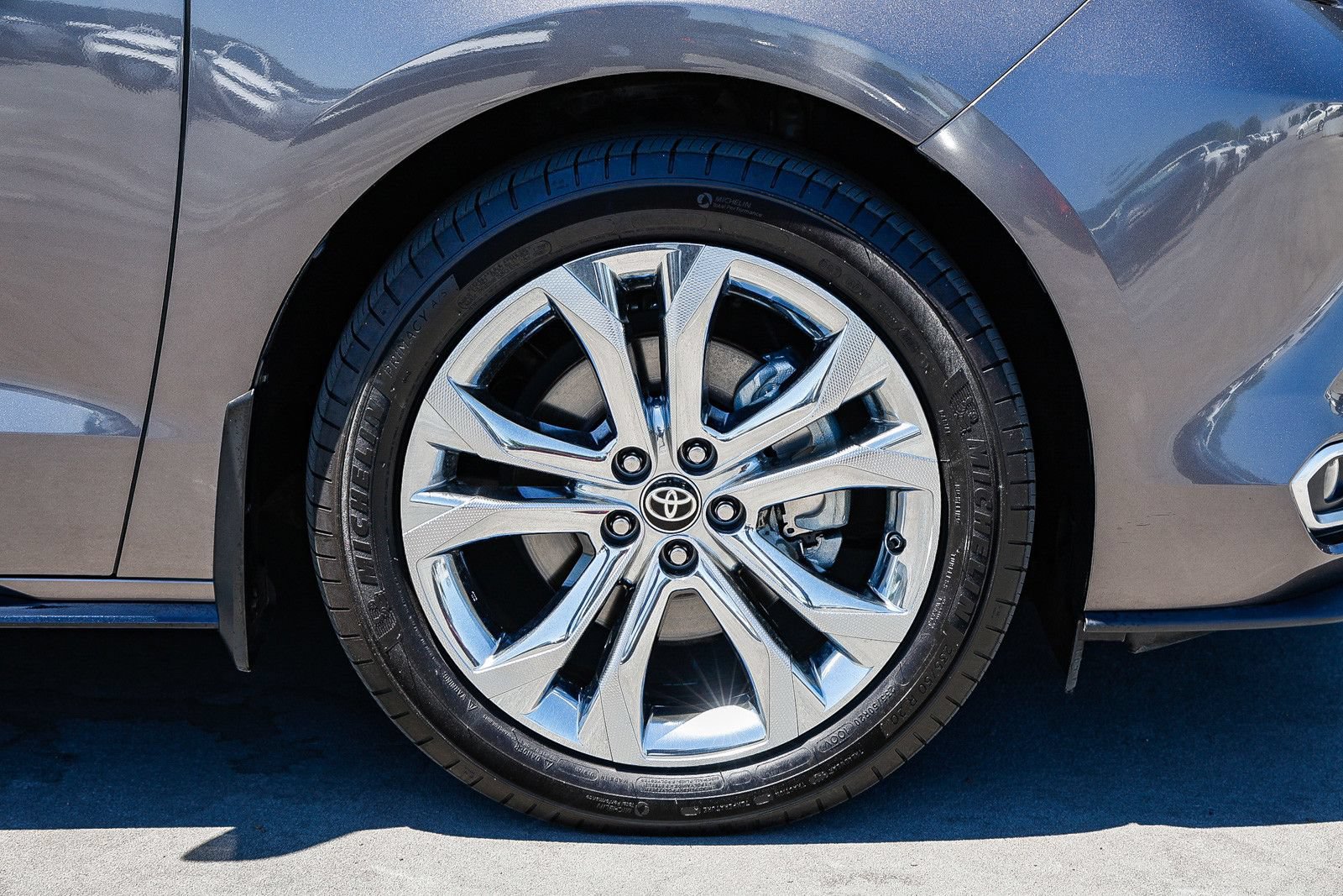 Used 2024 Toyota Sienna Platinum FWD image 9