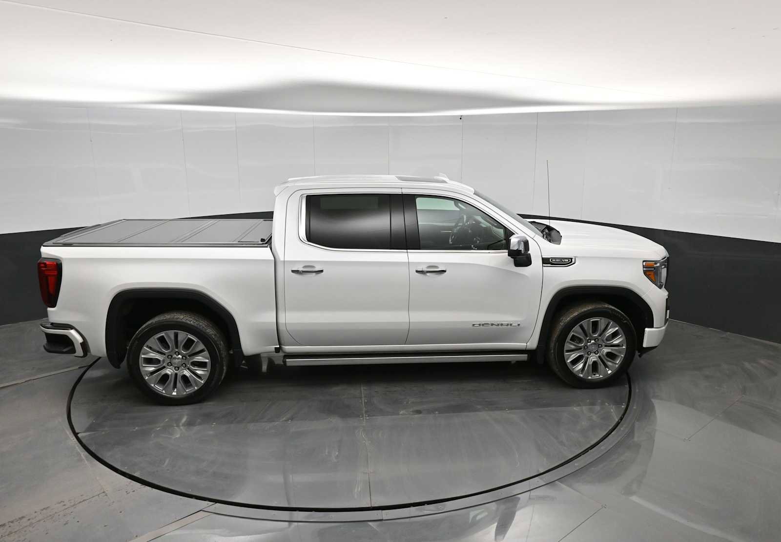 Used 2021 GMC Sierra 1500 Denali w/ Denali Premium Package AWD/4WD image 30
