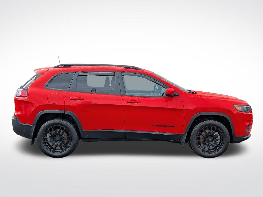 Used 2021 Jeep Cherokee Latitude Plus AWD/4WD image 2