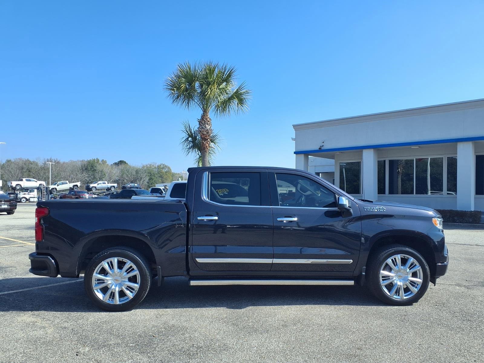 Used 2022 Chevrolet Silverado 1500 High Country w/ High Country Premium Package image 21