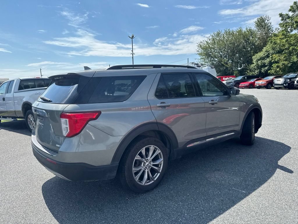 Used 2020 Ford Explorer XLT w/ Equipment Group 202A AWD/4WD image 6