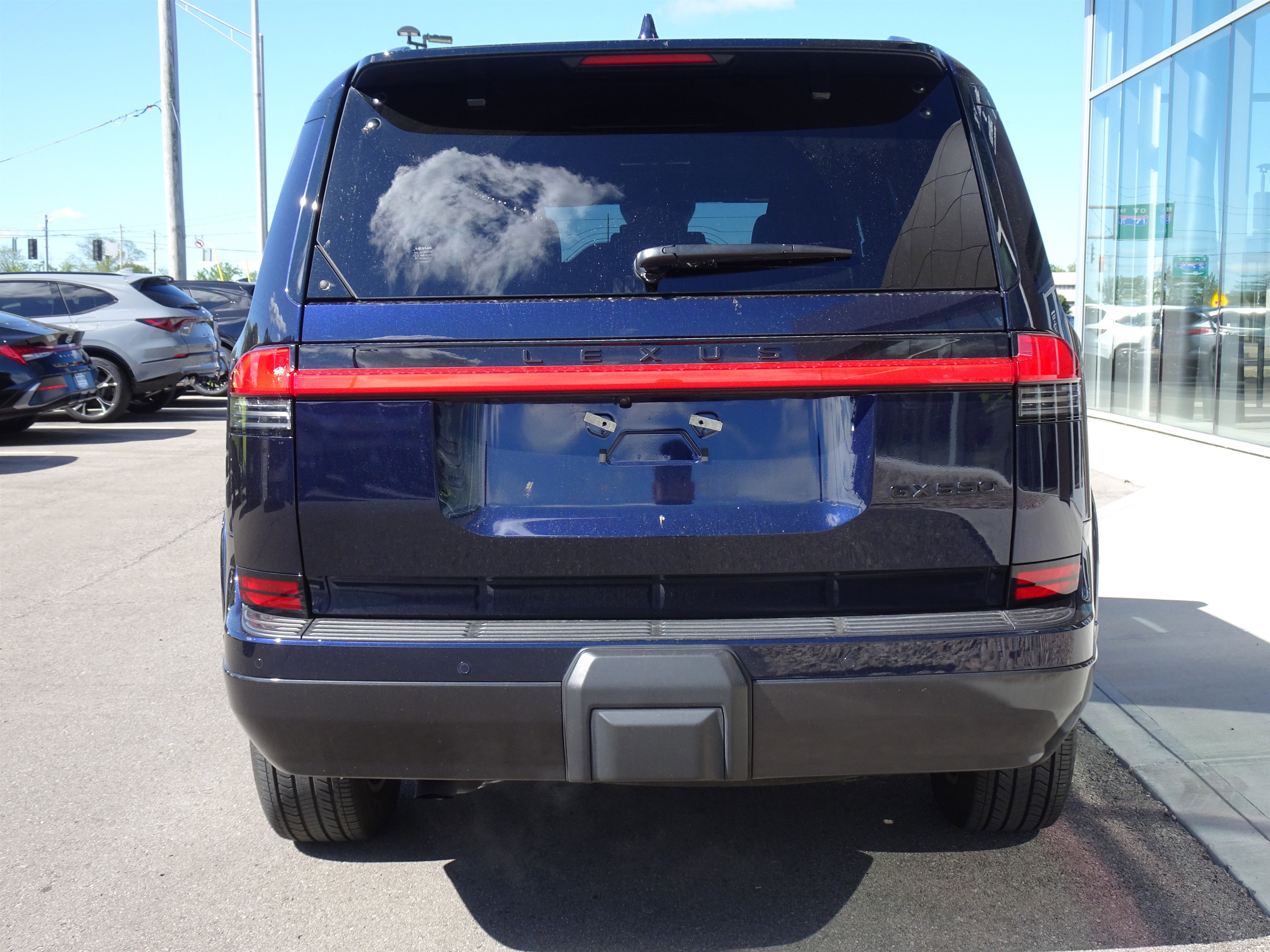 Used 2024 Lexus GX 550 w/ Accessory Package (2T) AWD/4WD image 4