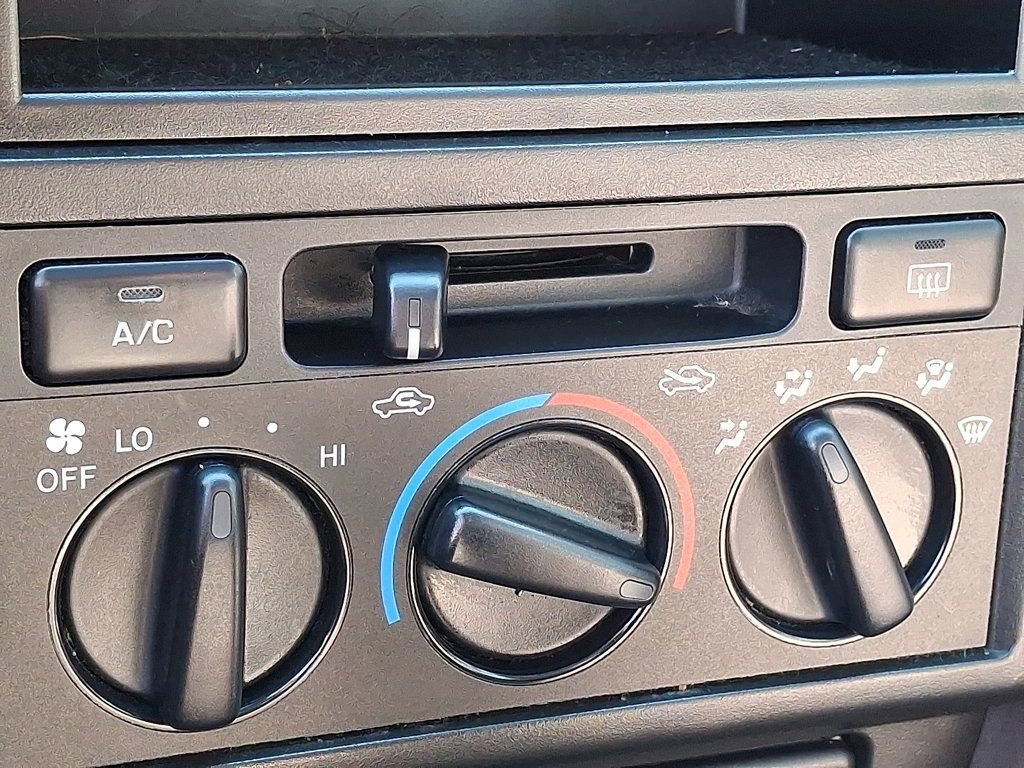 Used 1998 Toyota Camry LE FWD image 18