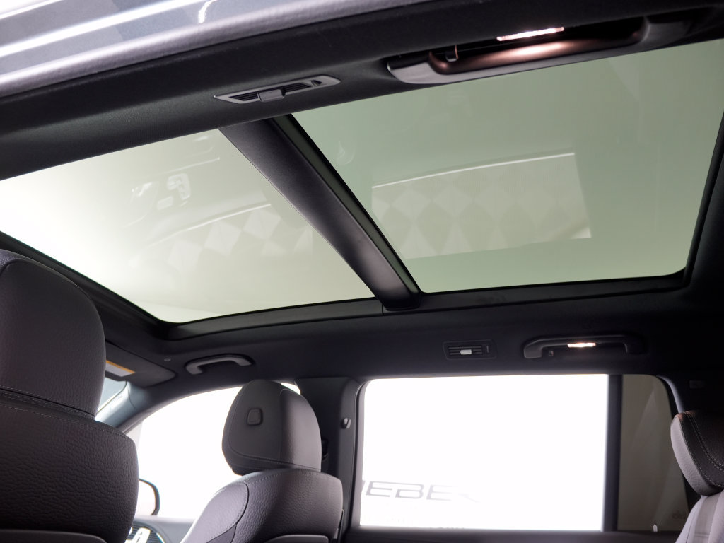 Certified 2024 Mercedes-Benz GLS 450 4MATIC image 17