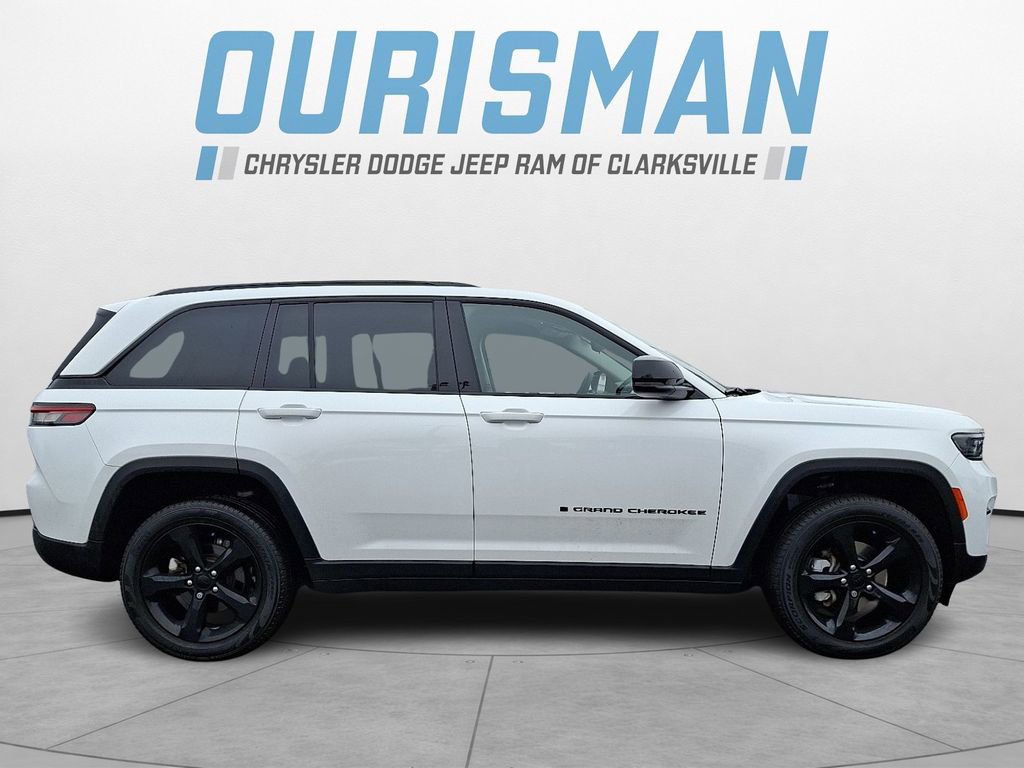 Used 2023 Jeep Grand Cherokee Limited w/ Luxury Tech Group II image 7