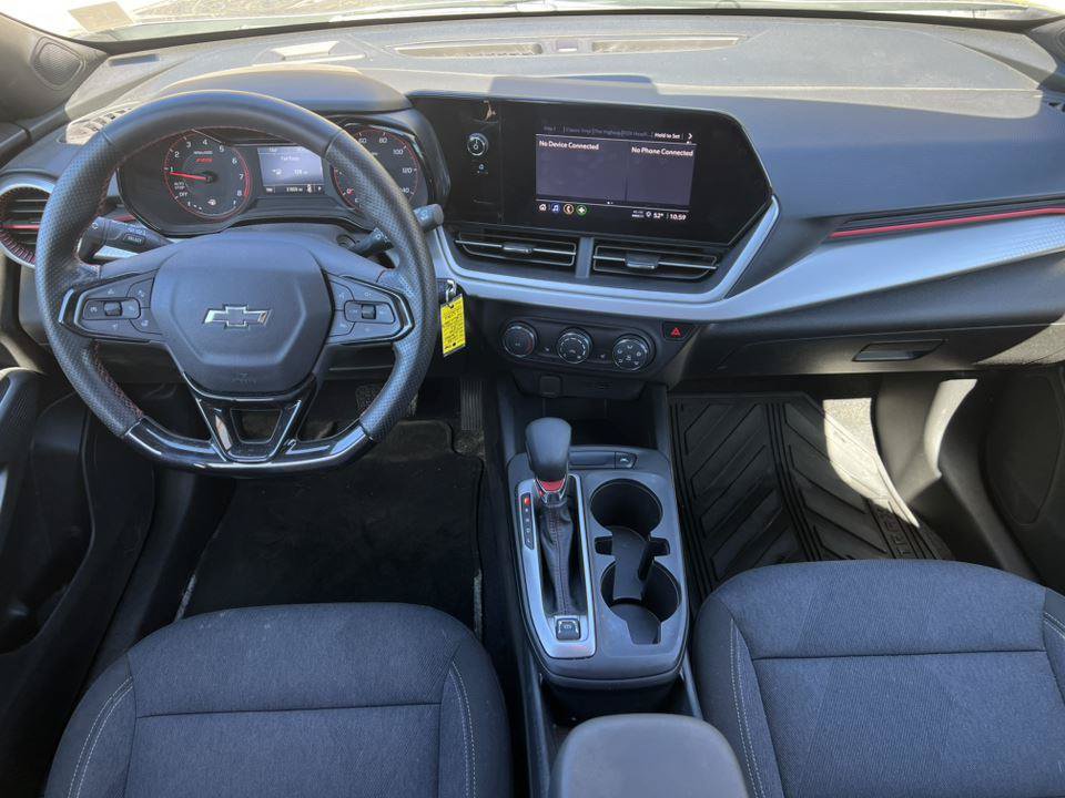 Used 2024 Chevrolet Trax RS FWD image 2