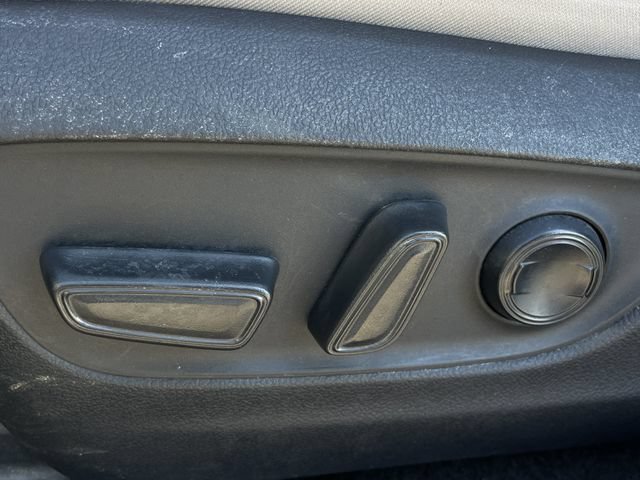 Used 2025 Toyota RAV4 XLE FWD image 24