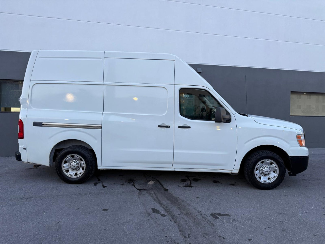 Used 2018 Nissan NV 2500 SV w/ Navigation Package image 10