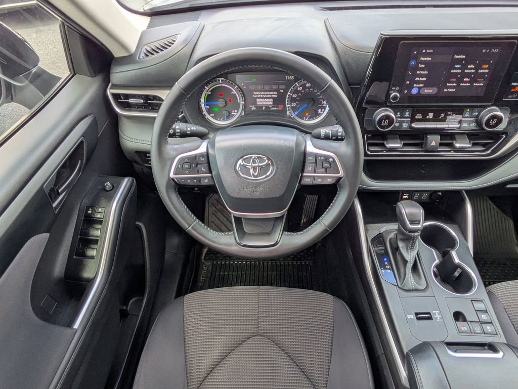 Certified 2024 Toyota Highlander LE image 17