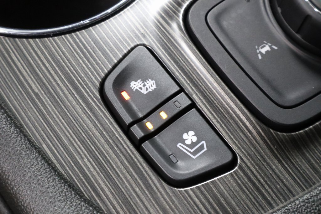 Used 2023 GMC Acadia SLT w/ Preferred Package image 4