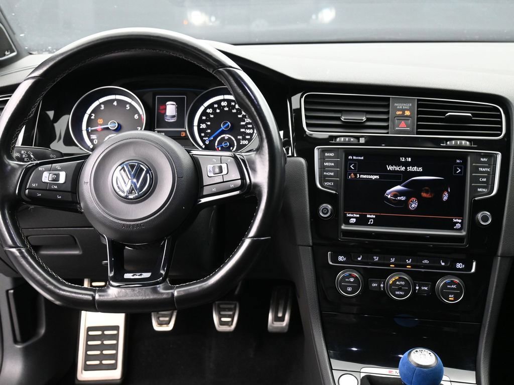 Used 2016 Volkswagen Golf R 4-Door image 11