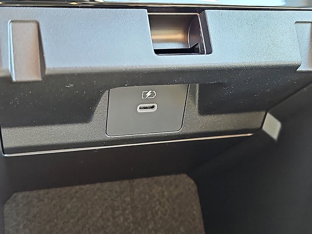 New 2026 Mitsubishi Outlander SE image 18