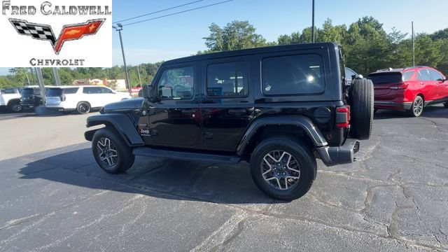 Used 2024 Jeep Wrangler Unlimited Sahara w/ Technology Group AWD/4WD image 6