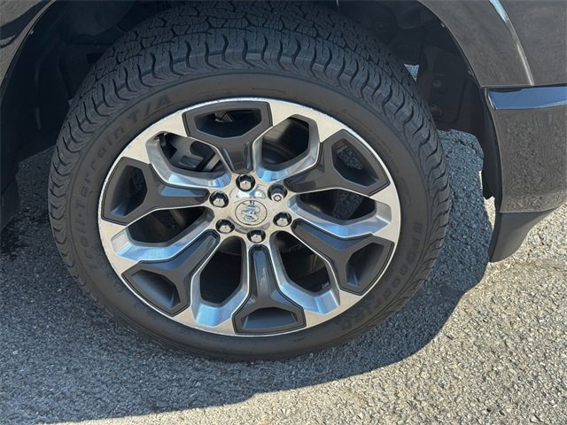 Used 2023 RAM 1500 Limited w/ Body Color Bumper Group image 9