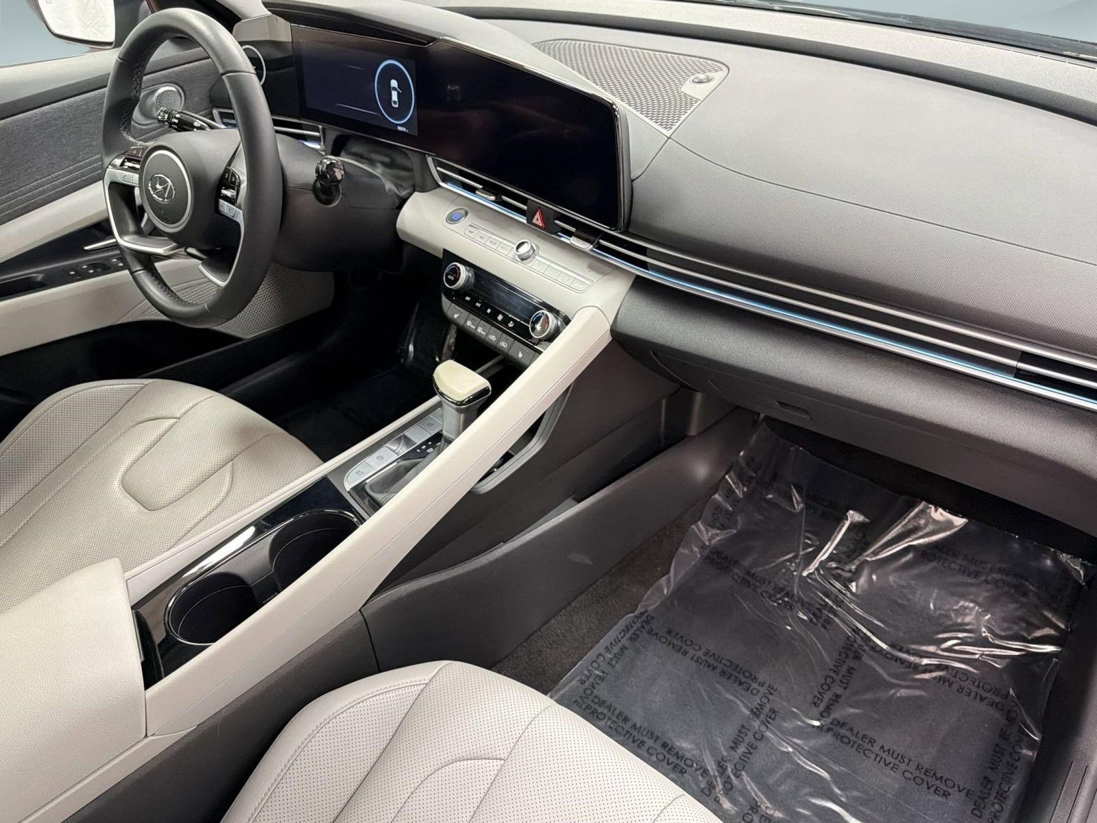 Used 2023 Hyundai Elantra Limited image 33