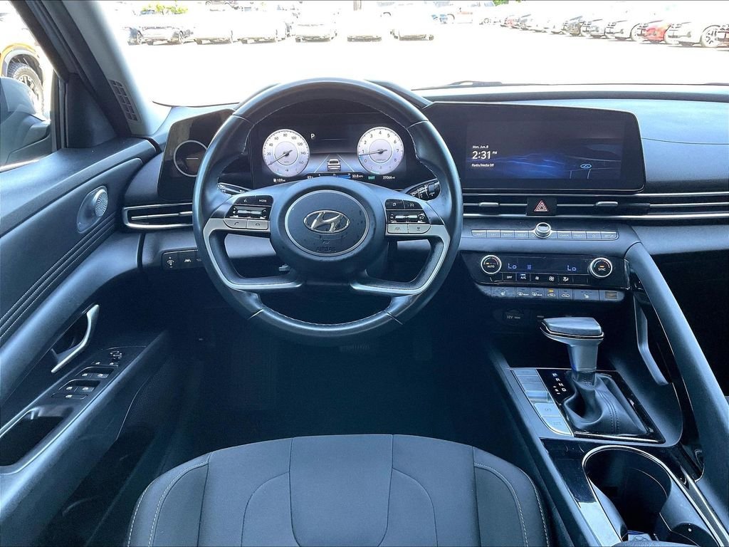 Used 2023 Hyundai Elantra SEL w/ Convenience Package FWD image 17