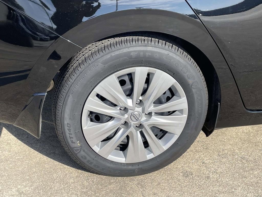 Used 2025 Nissan Sentra S image 7