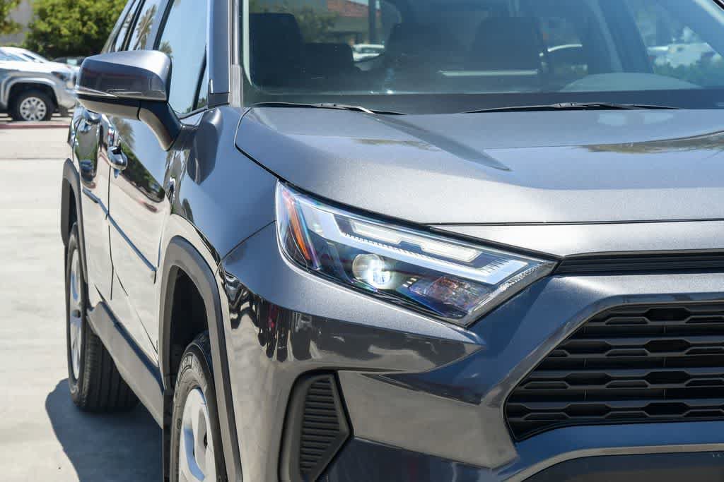 Used 2024 Toyota RAV4 LE FWD image 4