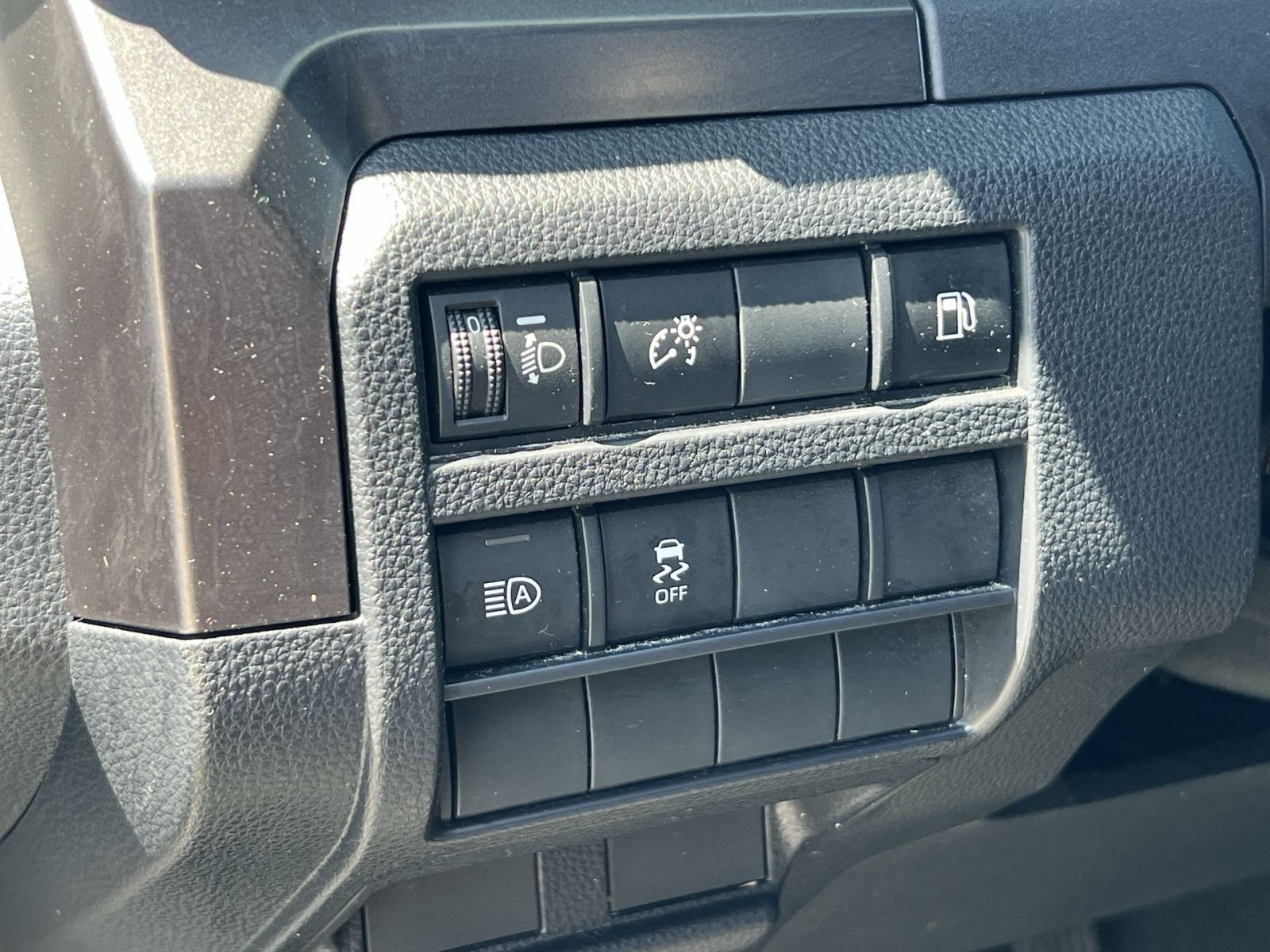 Used 2025 Toyota 4Runner SR5 AWD/4WD image 25