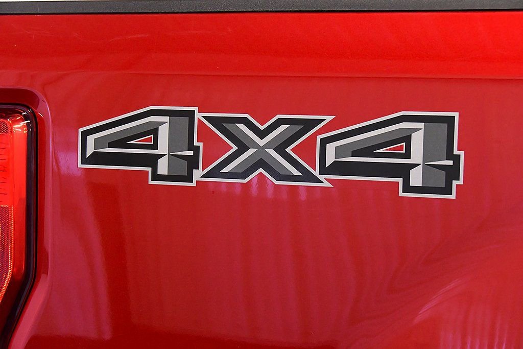 Used 2022 Ford F250 Lariat w/ Black Appearance Package image 12