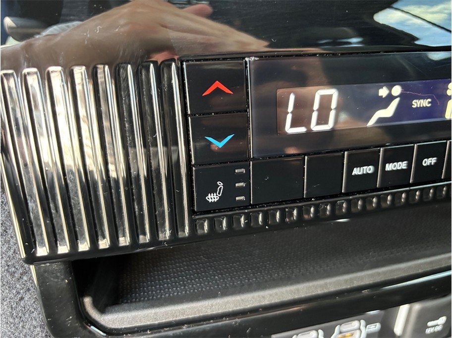 Used 2024 Jeep Wagoneer Series II AWD/4WD image 44
