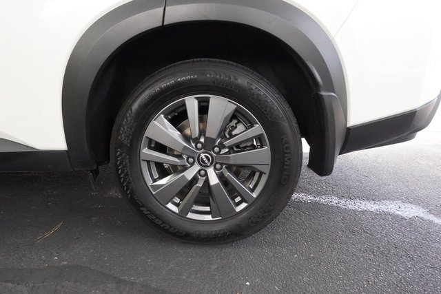Used 2024 Nissan Pathfinder SV FWD image 31