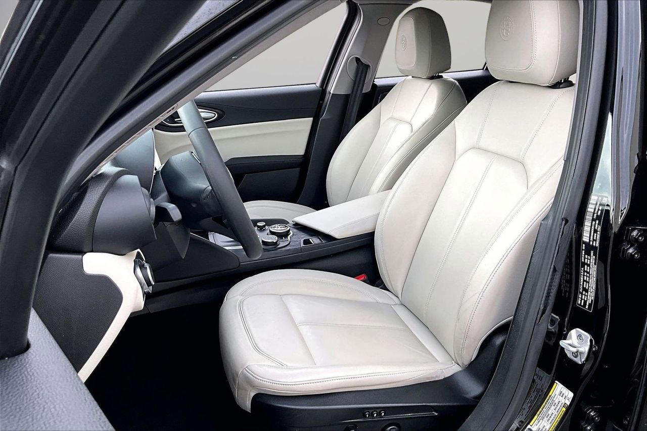 Used 2019 Alfa Romeo Giulia RWD image 20