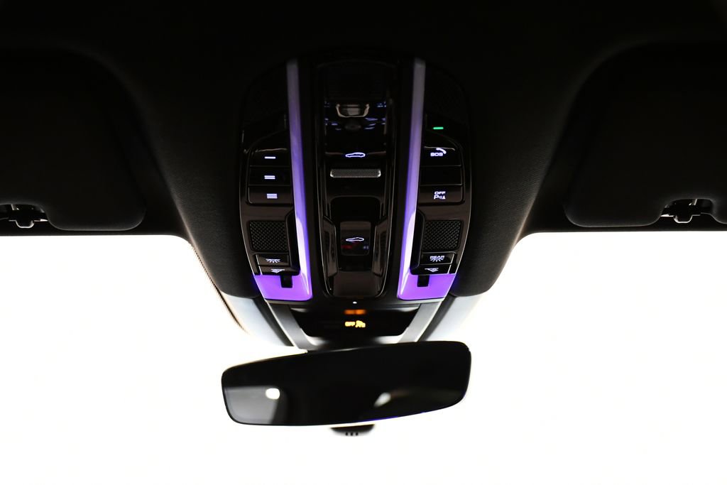 Used 2022 Porsche Cayenne image 21