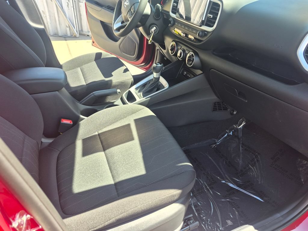 Used 2026 Hyundai Venue SE FWD image 32