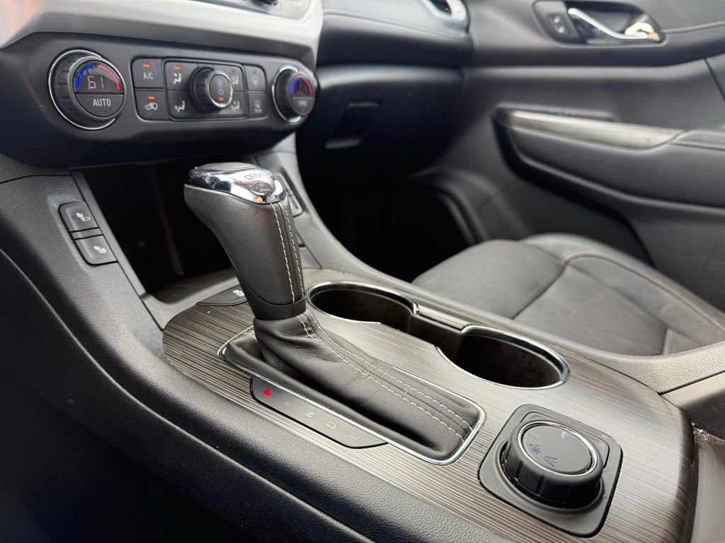 Used 2019 GMC Acadia SLT FWD image 18