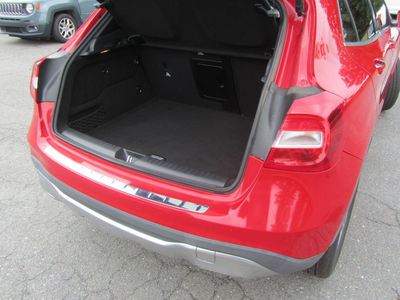 Used 2018 Mercedes-Benz GLA 250 4MATIC image 20