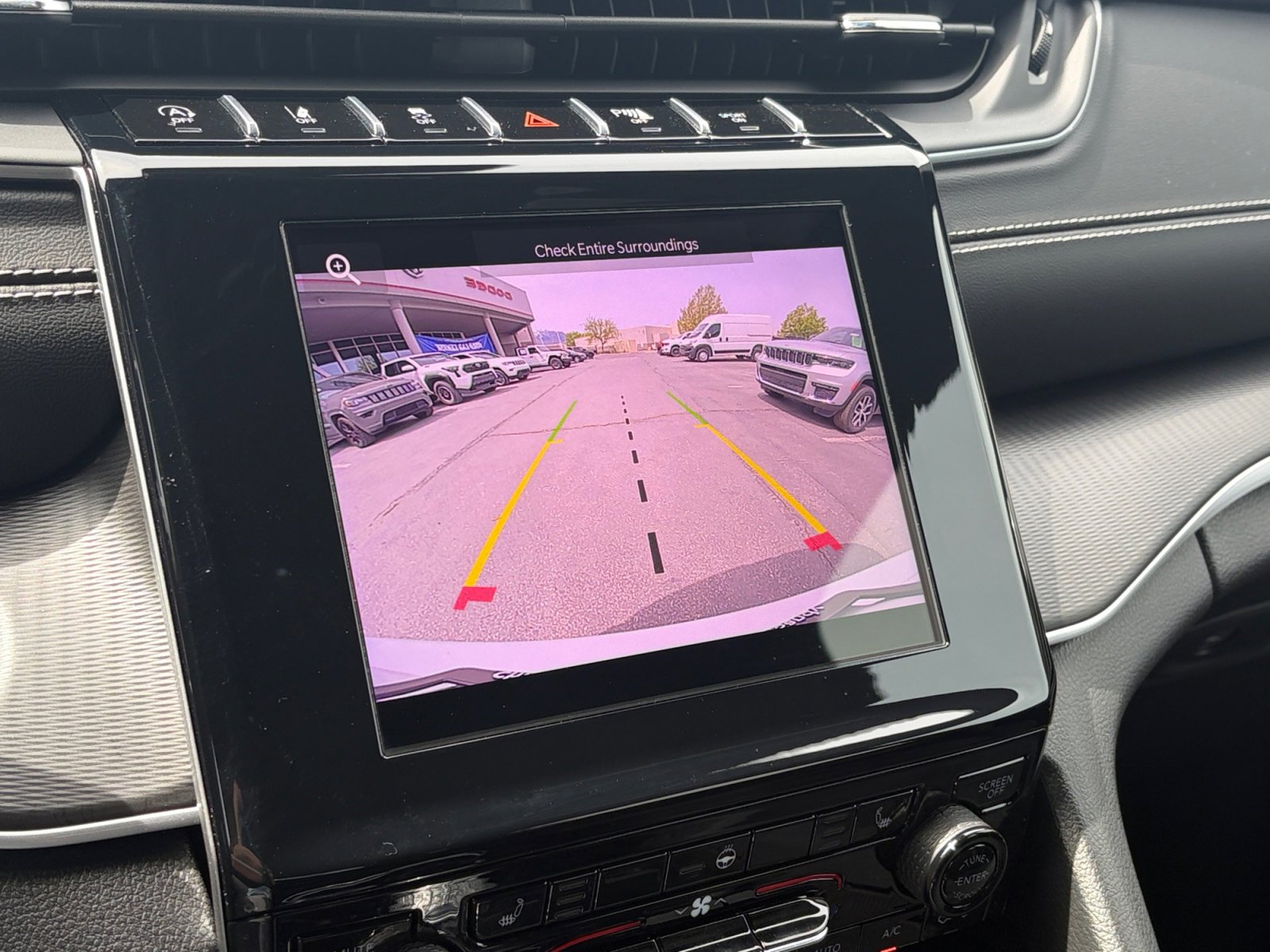 Used 2025 Jeep Grand Cherokee Altitude image 21