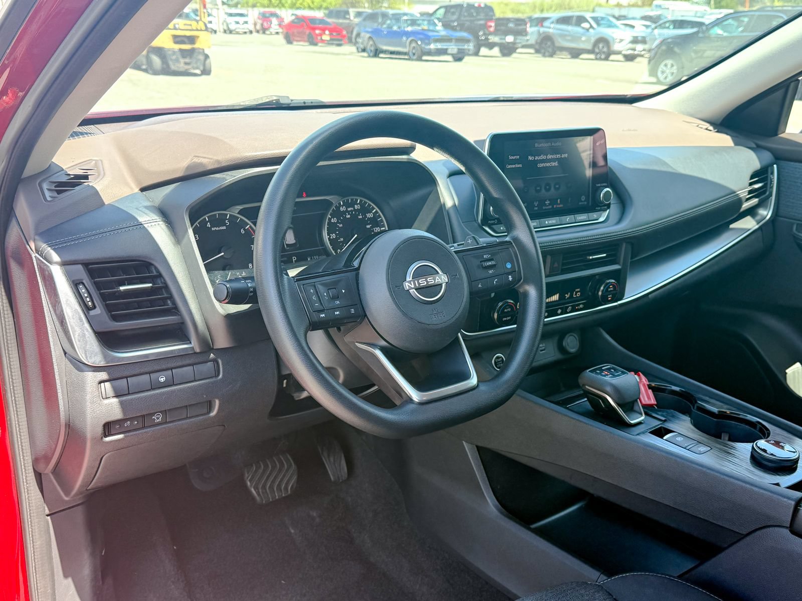 Used 2023 Nissan Rogue SV AWD/4WD image 16