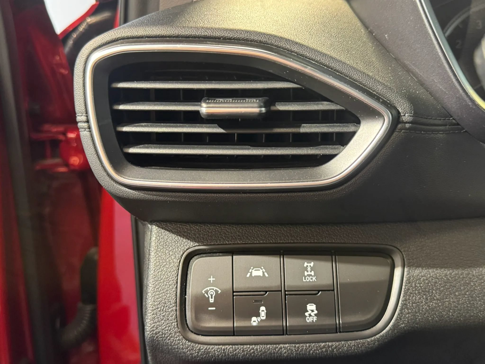 Used 2019 Hyundai Santa Fe SE AWD/4WD image 10