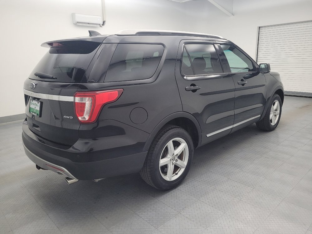 Used 2016 Ford Explorer XLT w/ Equipment Group 202A AWD/4WD image 10