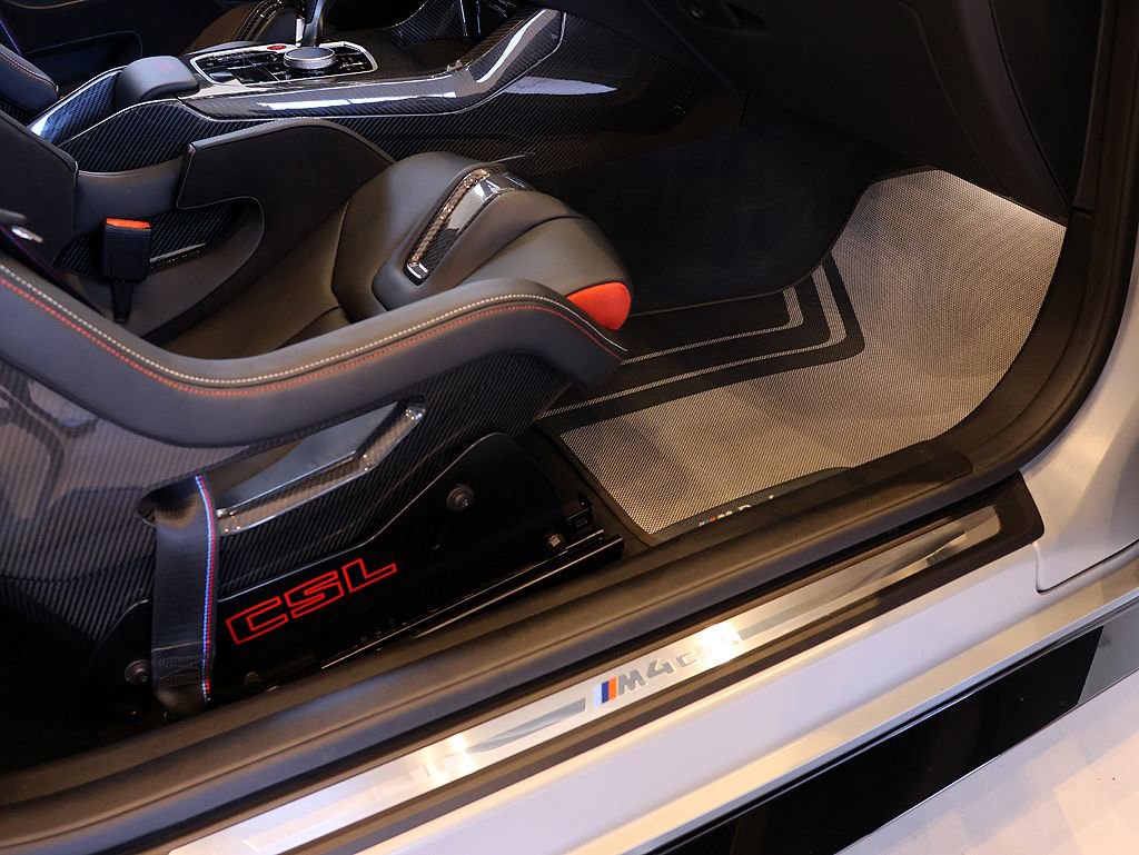 Used 2023 BMW M4 CSL image 46