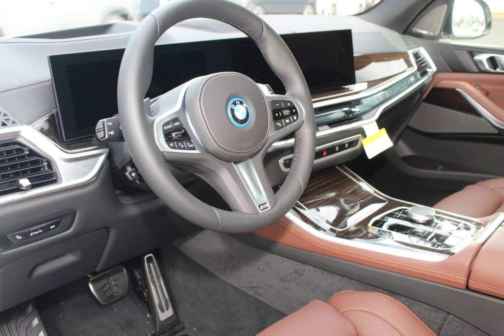 New 2026 BMW X5 xDrive50e w/ M Sport Package image 12