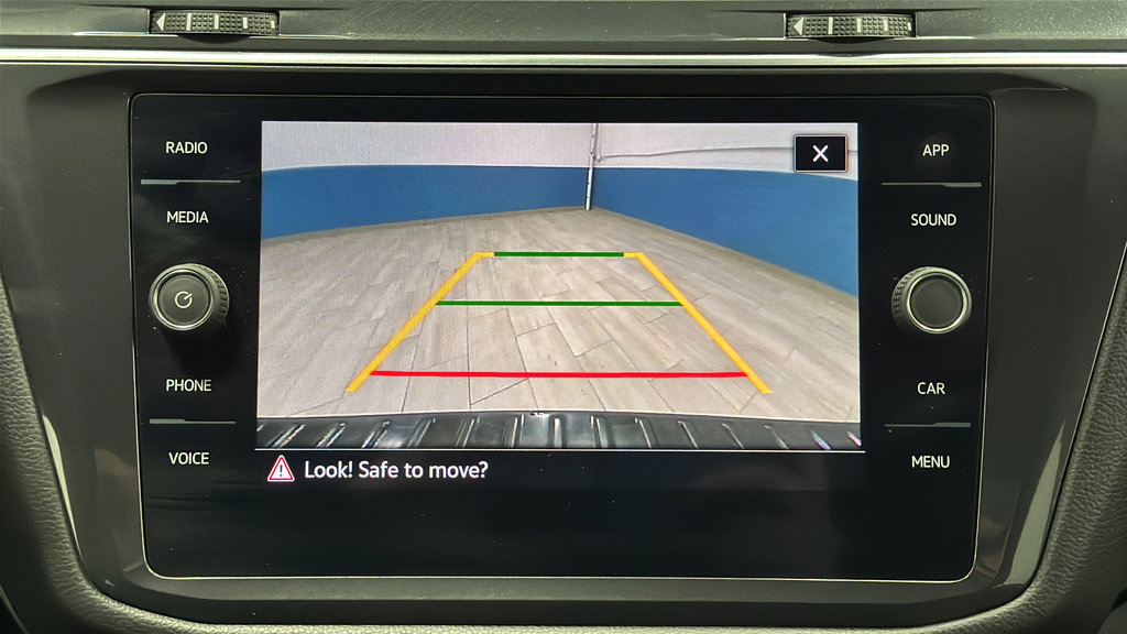 Used 2022 Volkswagen Tiguan SE R-Line AWD/4WD image 14