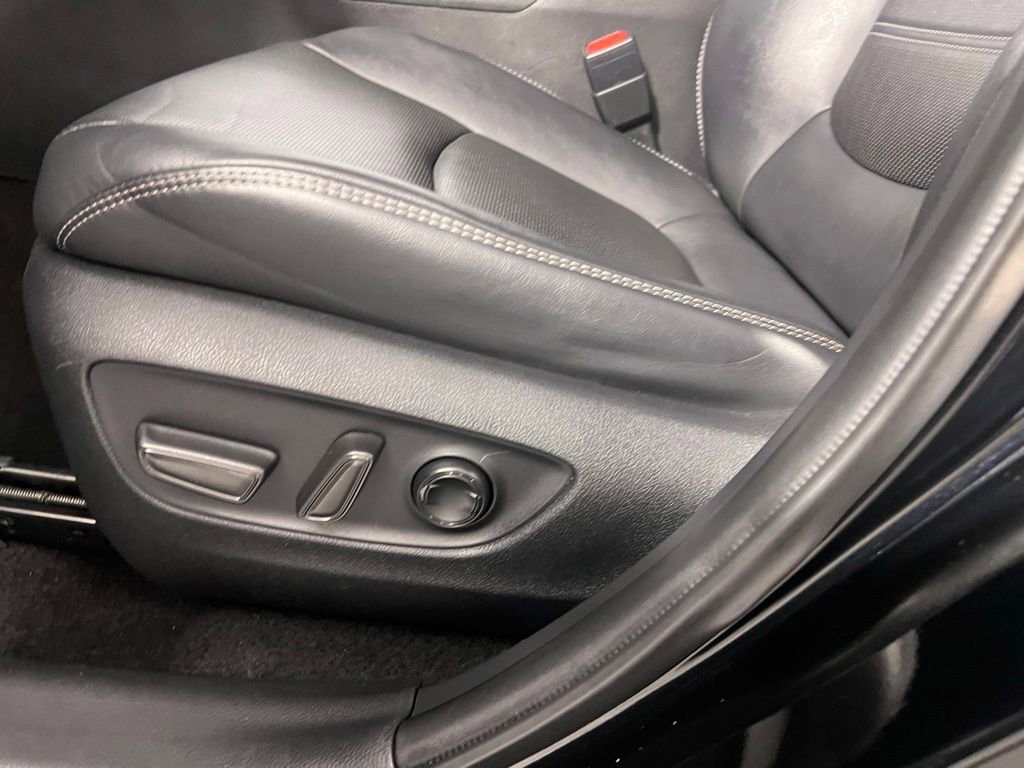 Used 2021 Toyota RAV4 Limited image 22