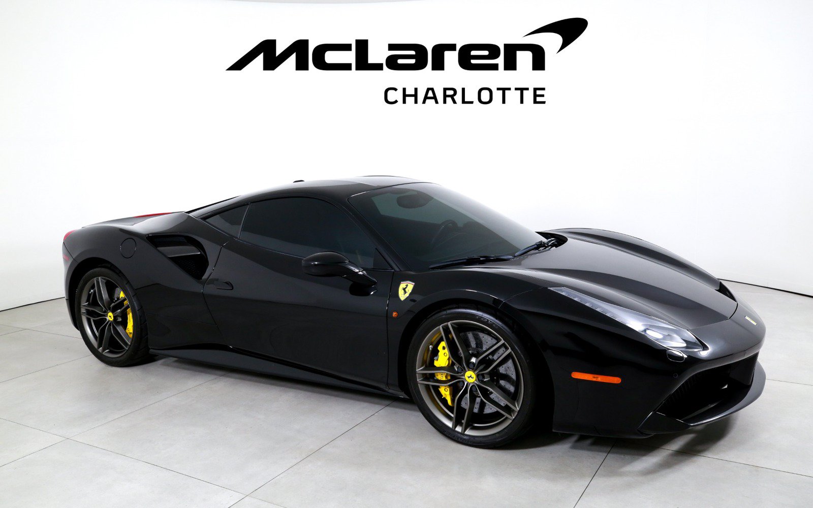Used 2017 Ferrari 488 GTB RWD image 2