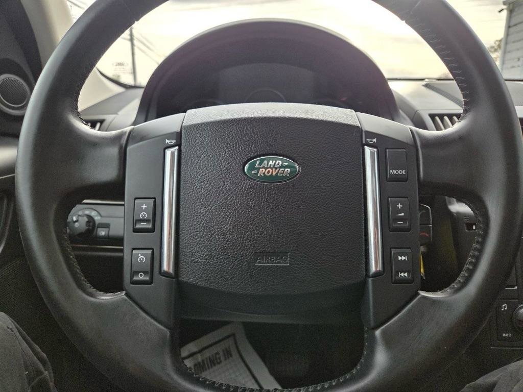 Used 2011 Land Rover LR2 HSE AWD/4WD image 21
