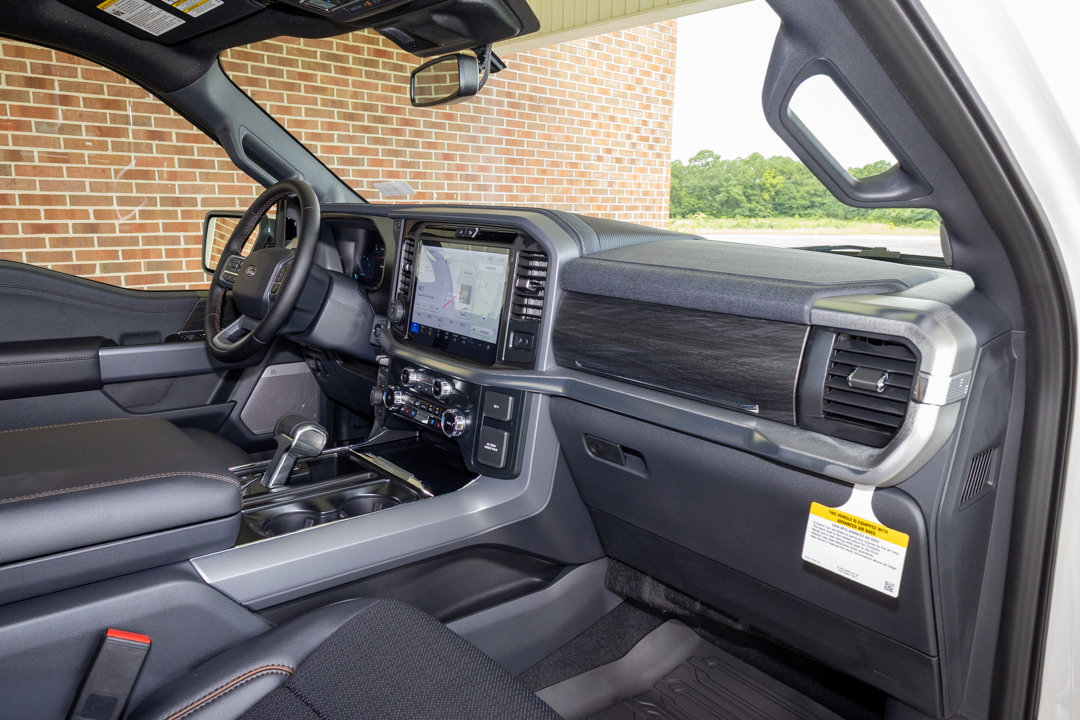 New 2025 Ford F150 Lariat w/ Equipment Group 502A High image 24