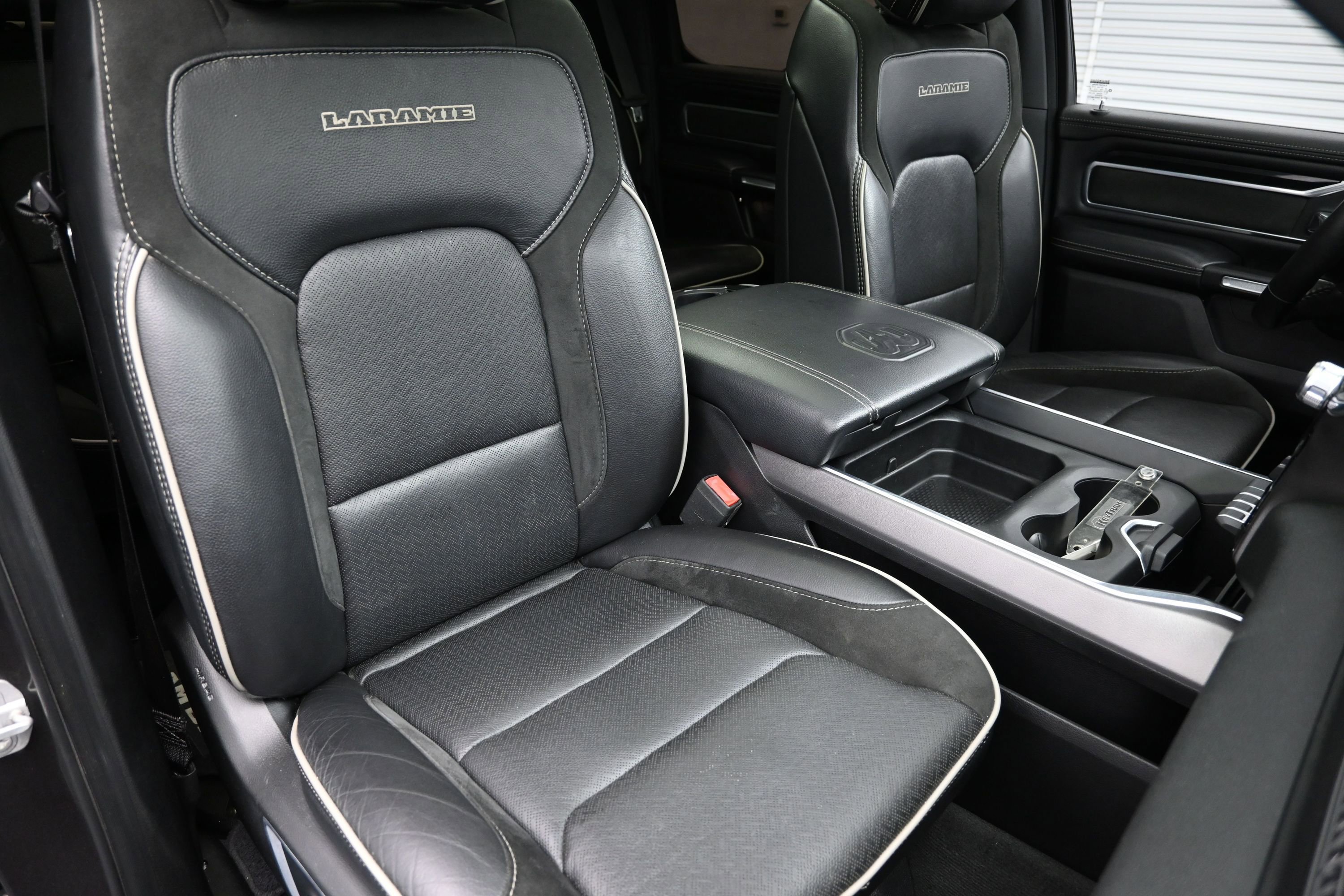 Used 2020 RAM 1500 Laramie w/ Sport Appearance Package AWD/4WD image 41